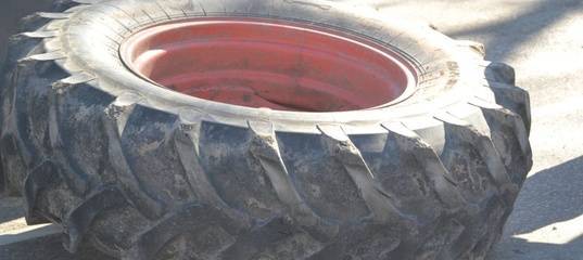В Тюменской области работника предприятия придавило колесом от трактора. Он получил тяжелую травму