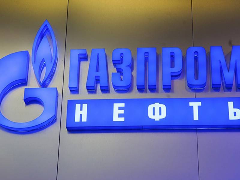 «Газпром нефть» и «Сибур» получили контроль над омским заводом