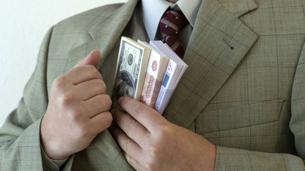 Бежавший из России олигарх пожаловался, что ему не хватает на жизнь 12,5 тысяч долларов. В неделю