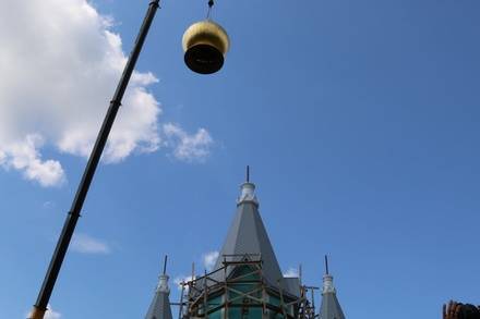 Первый купол установили на&nbsp;нижегородском храме в&nbsp;честь иконы-покровительницы пожарных