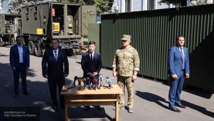 Зеленский оттолкнул от себя министра обороны Украины