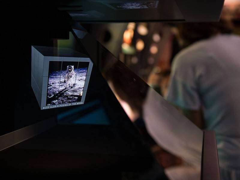 Рогозин поздравил главу NASA с годовщиной высадки людей на Луну