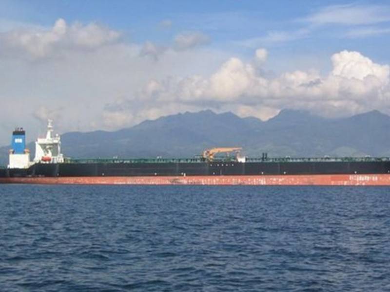 Иран задержал в Ормузском проливе два танкера