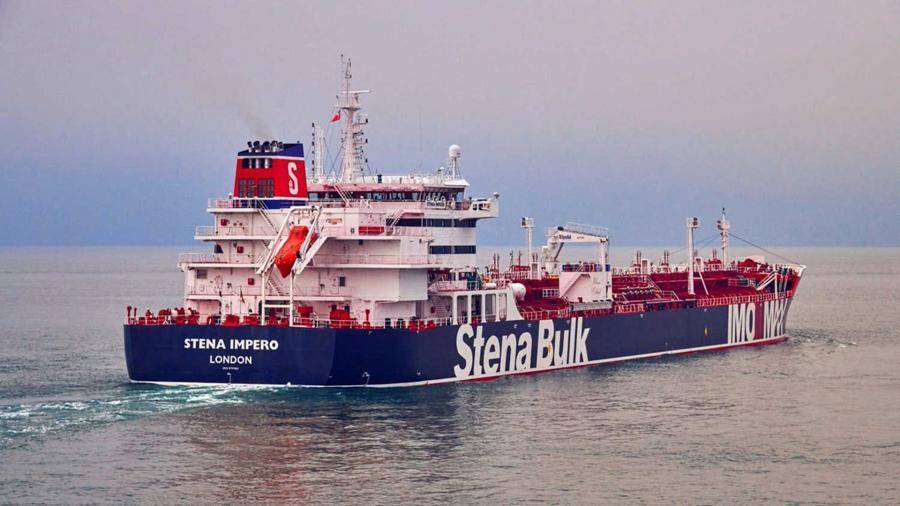 Иран решил оставить экипаж задержанного судна на борту до конца расследования
