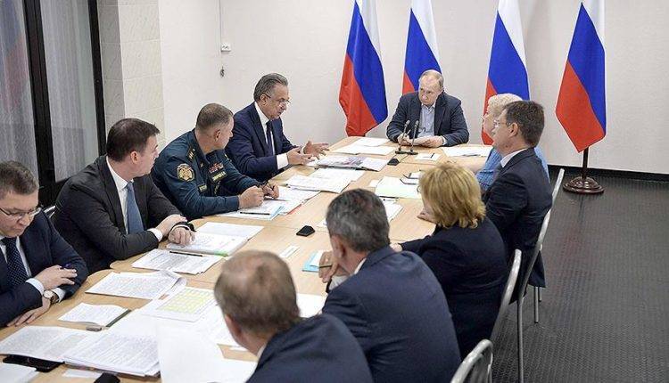 Путин раскритиковал ход работ по ликвидации последствий паводка