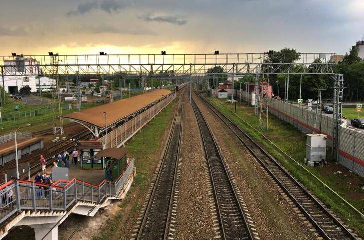 Курсирующие между Москвой и Лабытнанги поезда задержаны из-за аварии