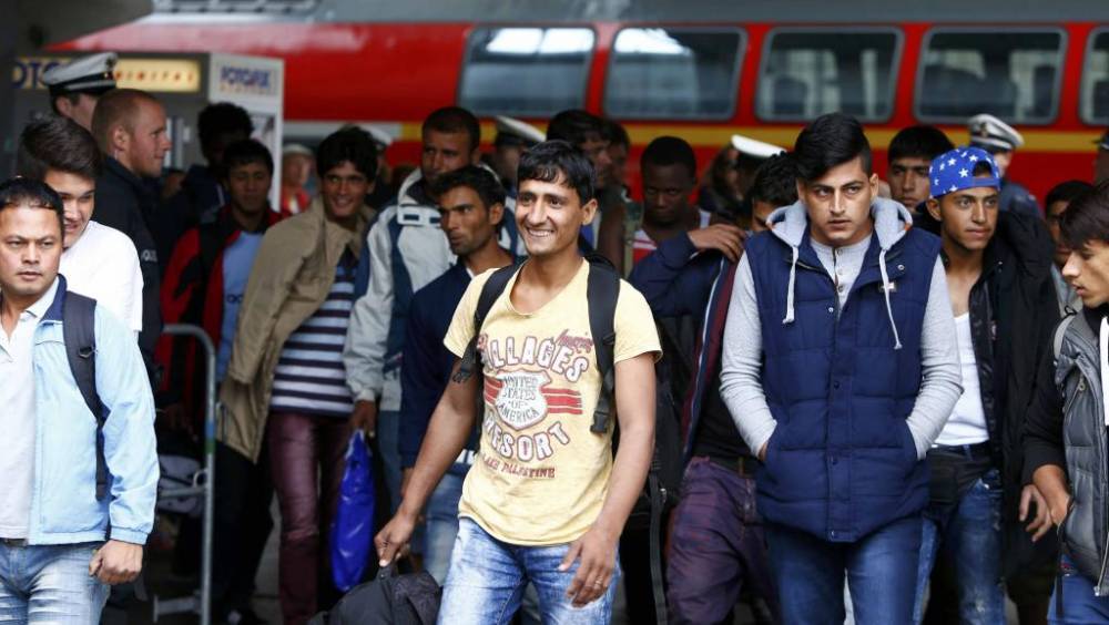 1,8 миллиона мигрантов в Германии претендуют на статус беженца