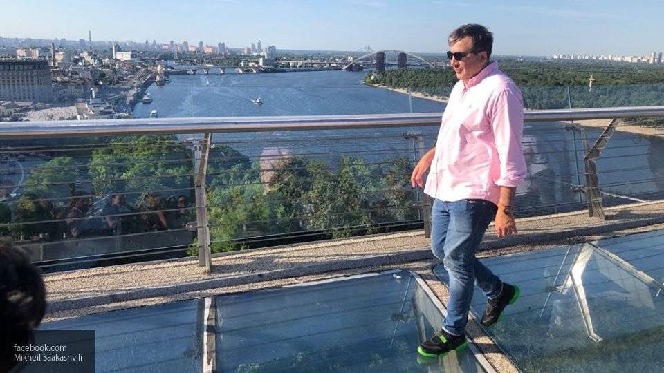 Саакашвили заявил о снятии своей партии с выборов в Раду ради Зеленского