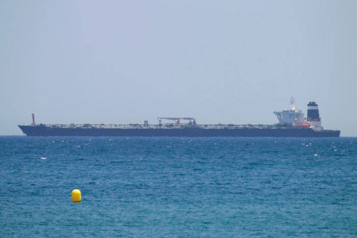 Гибралтар продлил задержание иранского танкера
