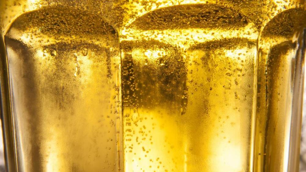 Минпромторг хочет превратить пиво в неалкогольный напиток - СМИ