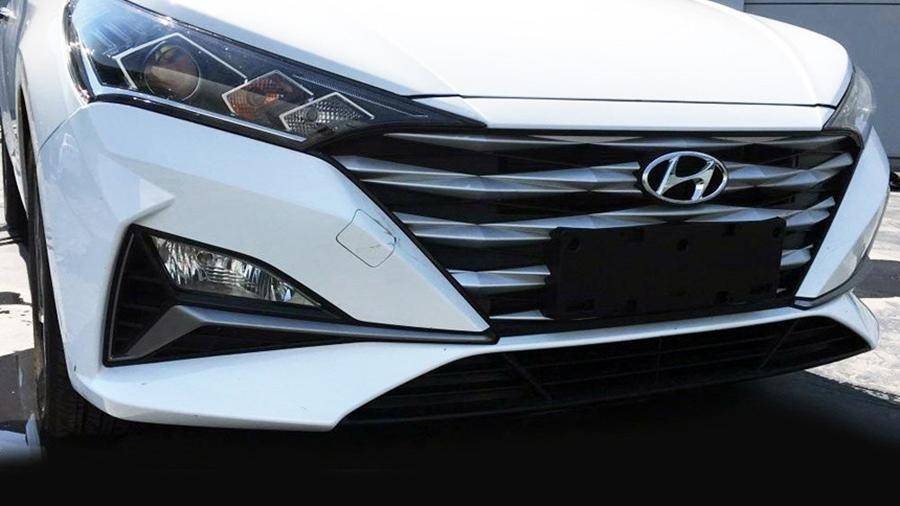 Появились первые фотографии обновленного седана Hyundai Solaris