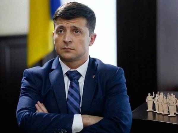 Зеленский уволил 11 послов Украины в других странах