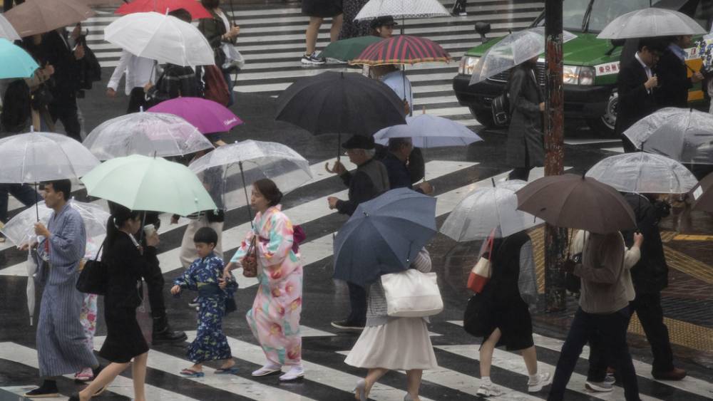 "Высший уровень опасности": Во Франции — не бывалая жара, в Японии — неслыханные ливни