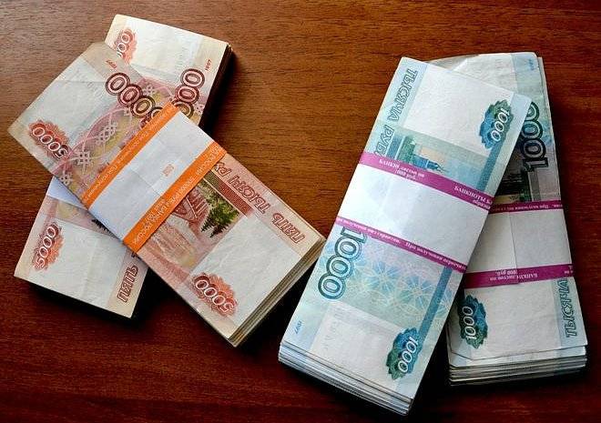 Росстат назвал число россиян, зарабатывающих больше миллиона в месяц