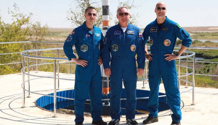 Три полковника и робот Федор: на МКС отправится новый экипаж