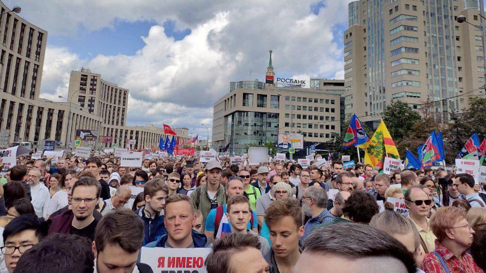 Организаторы акции протеста в Москве побоялись пускать непродажные СМИ