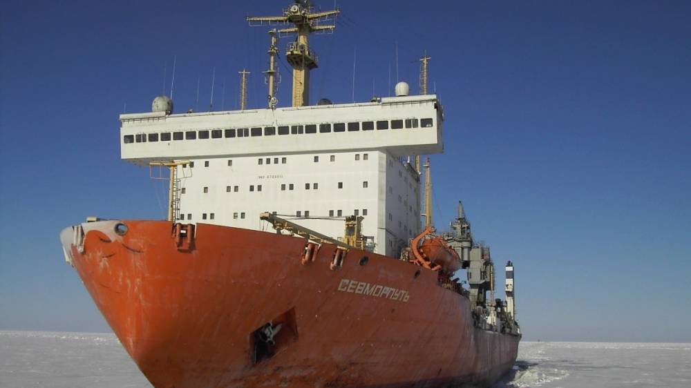 Береговая охрана США потребовала шесть ледоколов для конкуренции с РФ в Арктике