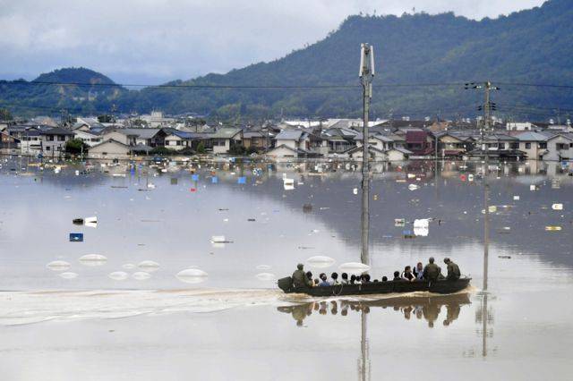 В двух японских городах объявлен особый уровень опасности из-за ливней