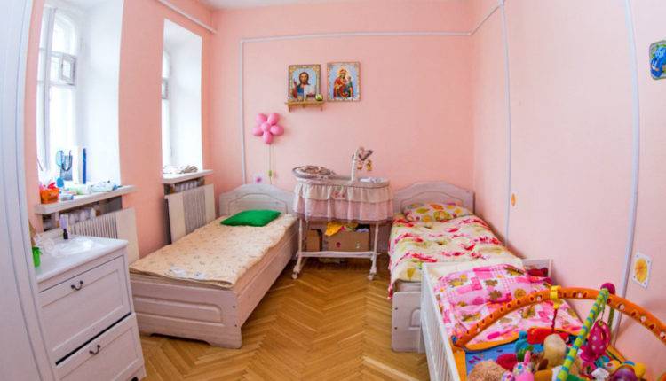 Кыргызстанская семья взяла под опеку 22 ребенка за три года