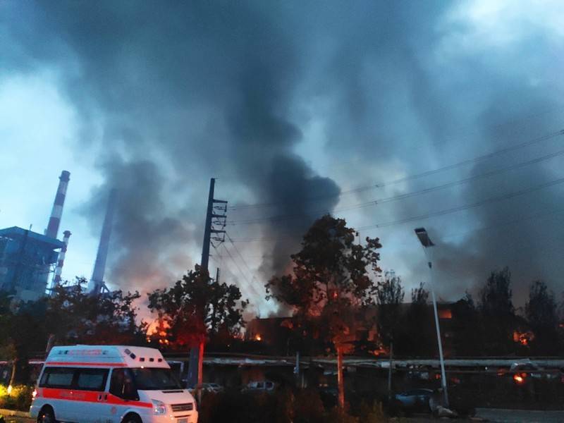 Десять человек погибли при взрыве на заводе в Китае