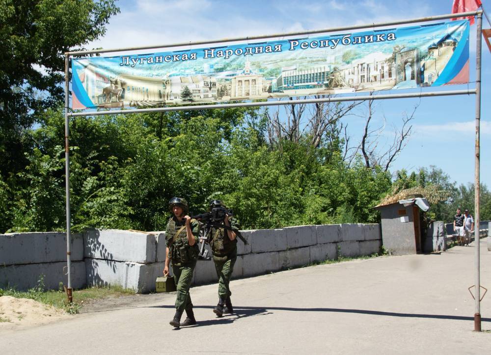 В Донбассе вступает в силу бессрочный режим прекращения огня. РЕН ТВ