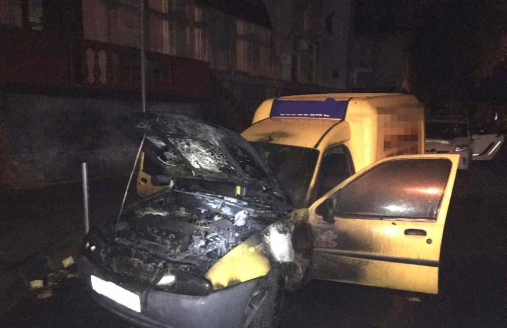 В Ровно уже сделали свой выбор: праворадикальному кандидату в нардепы сожгли машину с агитацией
