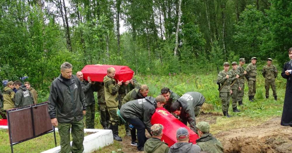 Поисковики в Смоленской области установили имена пяти павших красноармейцев