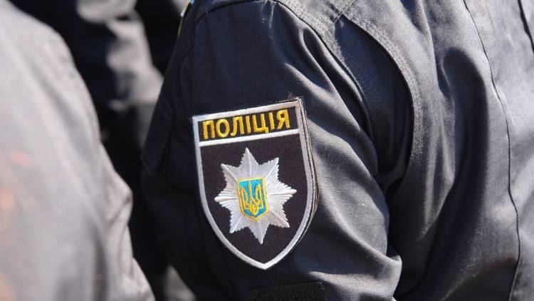 Украинские полицейские разыскивают избивших кандидата в депутаты в Николаеве