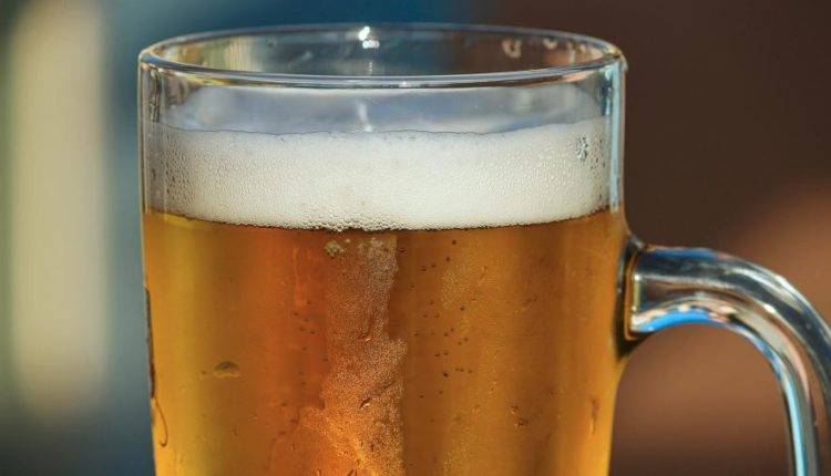 Минпромторг предложил разрешить ритейлерам не считать пиво алкоголем