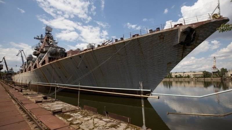 Зеленский продемонстрировал на видео ржавый крейсер «Украина»