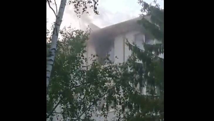 На улице Орловской в Брянске произошел пожар в квартире на пятом этаже