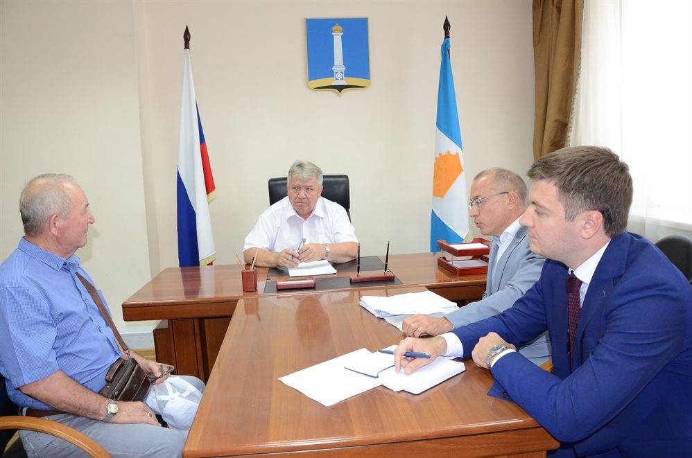 Сергей Панчин объявил выговор Бычкову за затягивание ремонта дорог