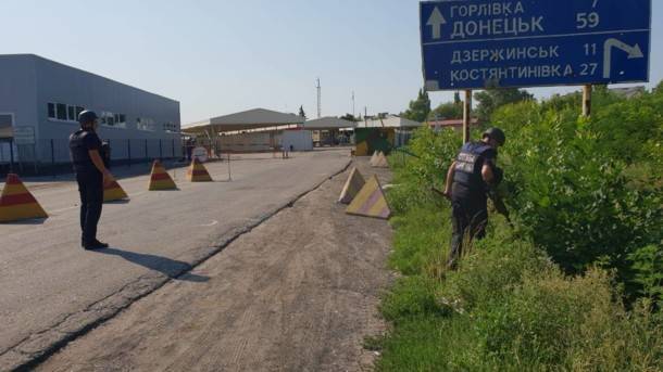 Попытка сорвать выборы на Донбассе: заминированное КПВВ (фото)