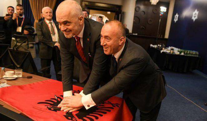 В Албании развернулась кампания по героизации Харадиная