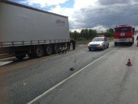 На трассе Ульяновской области столкнулись два грузовика и легковушка