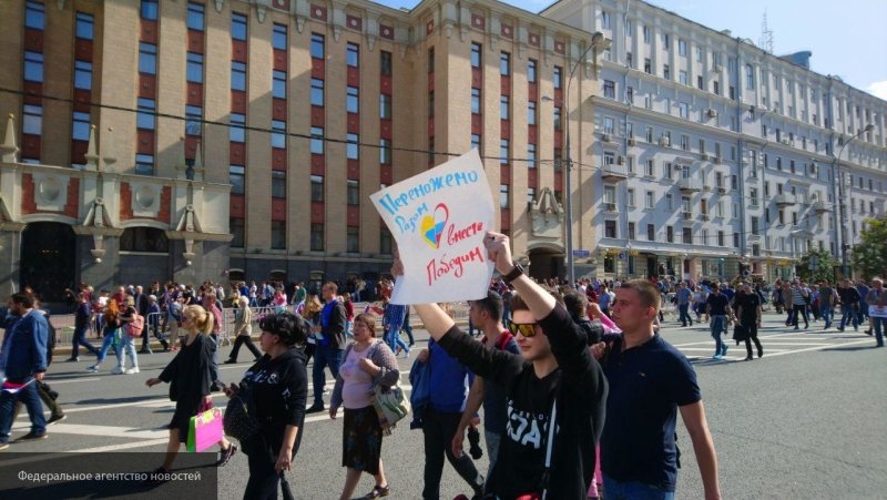 Митинговавшие на Сахарова навальнисты нацелились на разрушение России