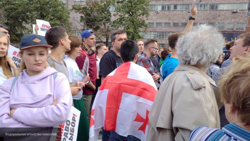 На митинг в Москве навальнисты пускали только оппозиционные СМИ, чтобы раздувать истерику