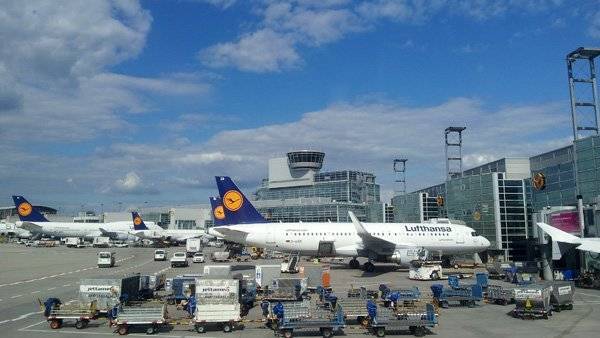 Авиакомпания Lufthansa приостановила перелеты в Каир