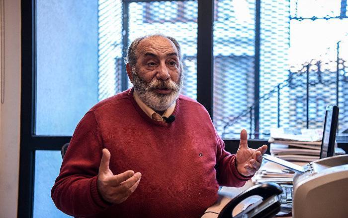 Политический патриарх: армяне Стамбула будут избирать не духовника, а "главу народа"