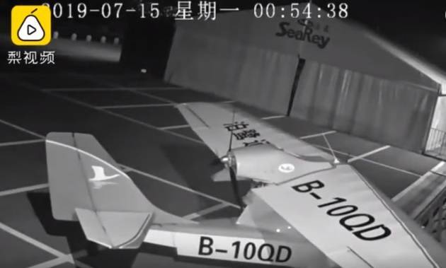 В Китае 13-летний школьник угнал за ночь два самолета. ВИДЕО
