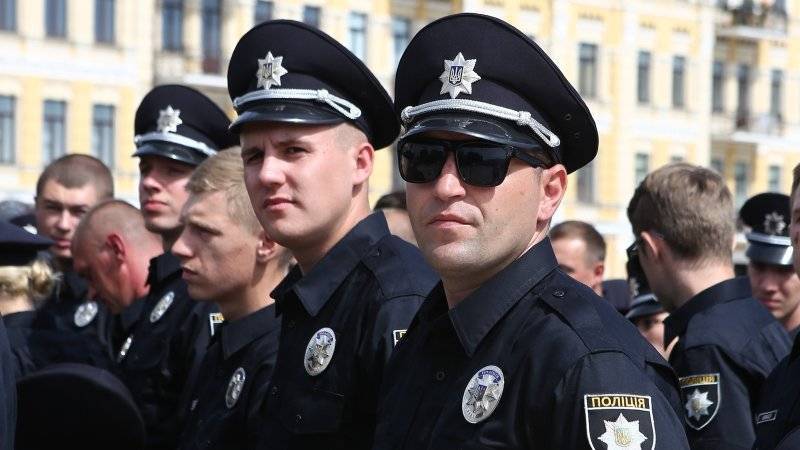 Ветеран АТО рассказал, как украинскую полицию подкупили пирожками на выборах