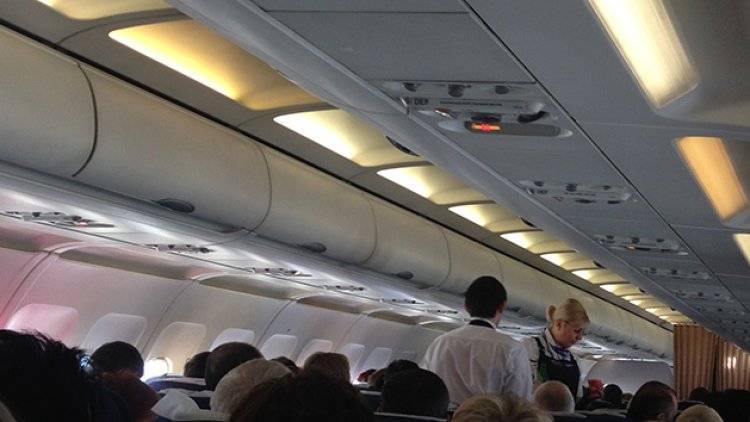 Летевший в Прагу самолет вернулся в Москву из-за пожара багажном отсеке