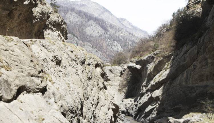 В Таджикистане началась операция по спасению от паводка жителей села