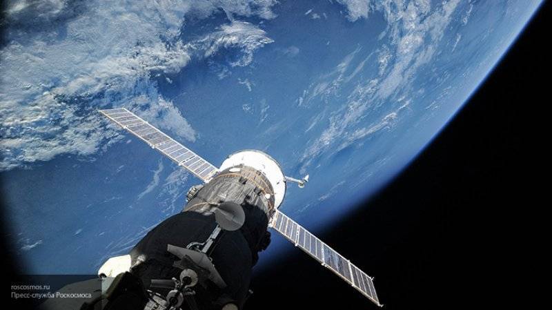 Британец с Земли запечатлел стыковку космического корабля "Союз МС-13" с МКС