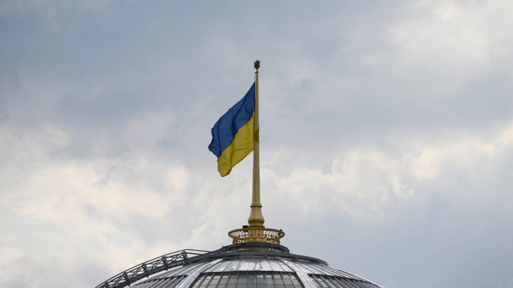 218 нарушений за два часа и "избиратели без штанов": Как на Украине проходят выборы в Раду