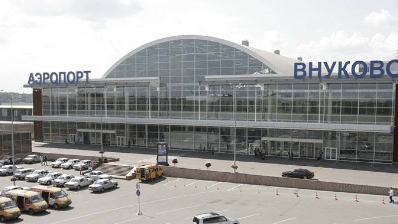 Пассажирский Boeing экстренно сел во «Внуково» из-за сообщения о возгорании