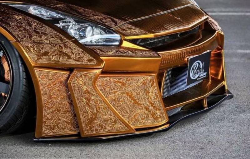 Уникальный золотой автомобиль Nissan оценили в 1,6 миллиона долларов