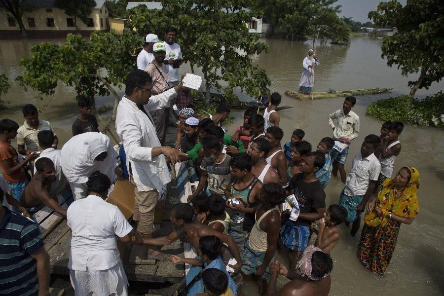 Более 60 человек погибли на северо-востоке Индии из-за наводнений