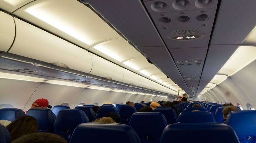 Летевший в Прагу самолет вернулся в Москву из-за пожара на борту