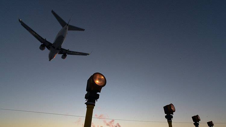 Boeing-737 вернулся во Внуково после срабатывания датчика возгорания